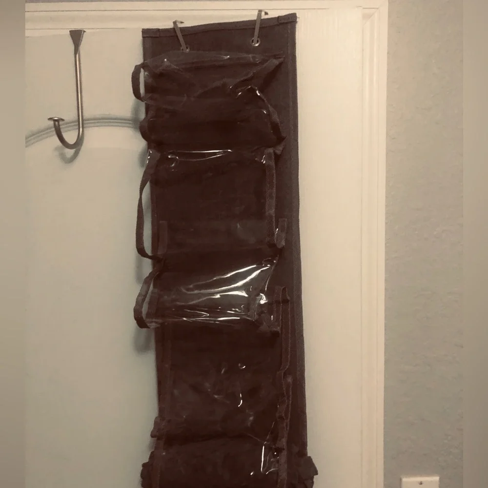 Hanging clothes organizer